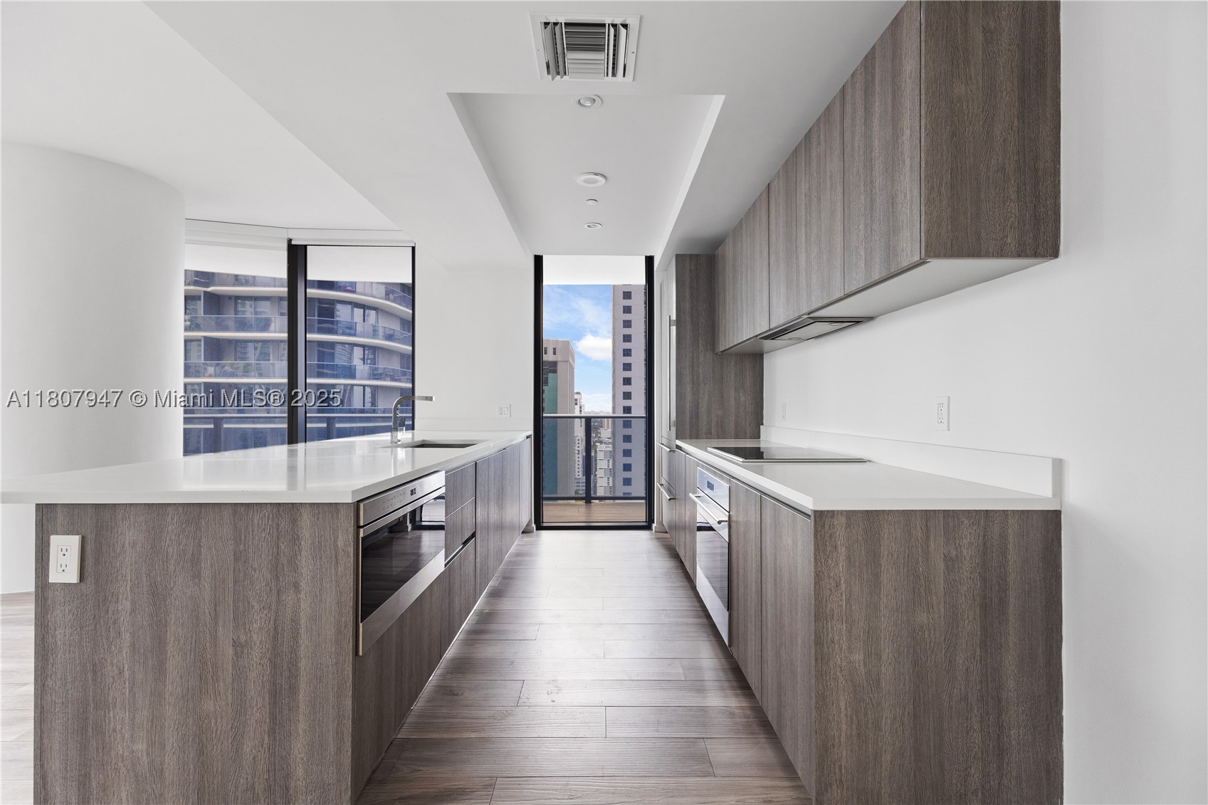 801 S Miami Ave #2201, Miami FL 33130