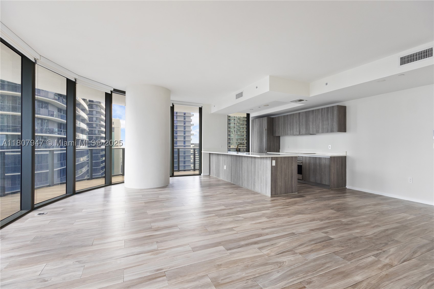 801 S Miami Ave #2201, Miami FL 33130