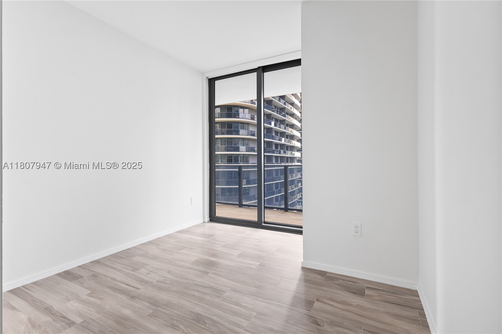 801 S Miami Ave #2201, Miami FL 33130