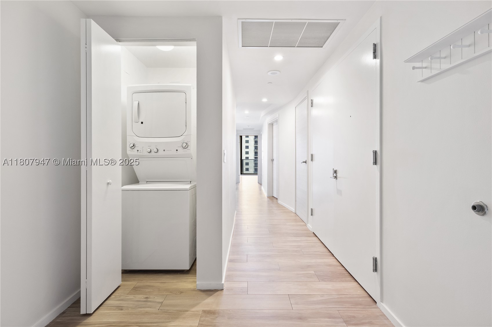801 S Miami Ave #2201, Miami FL 33130