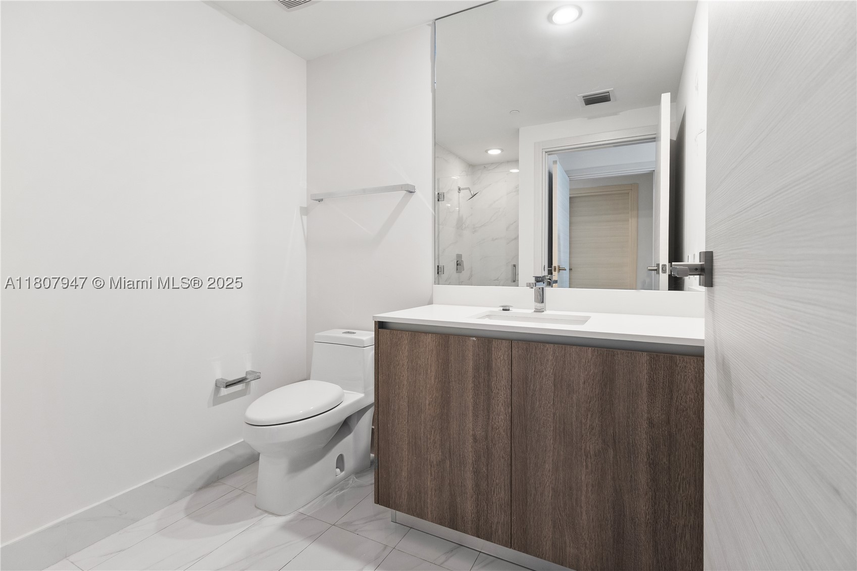 801 S Miami Ave #2201, Miami FL 33130