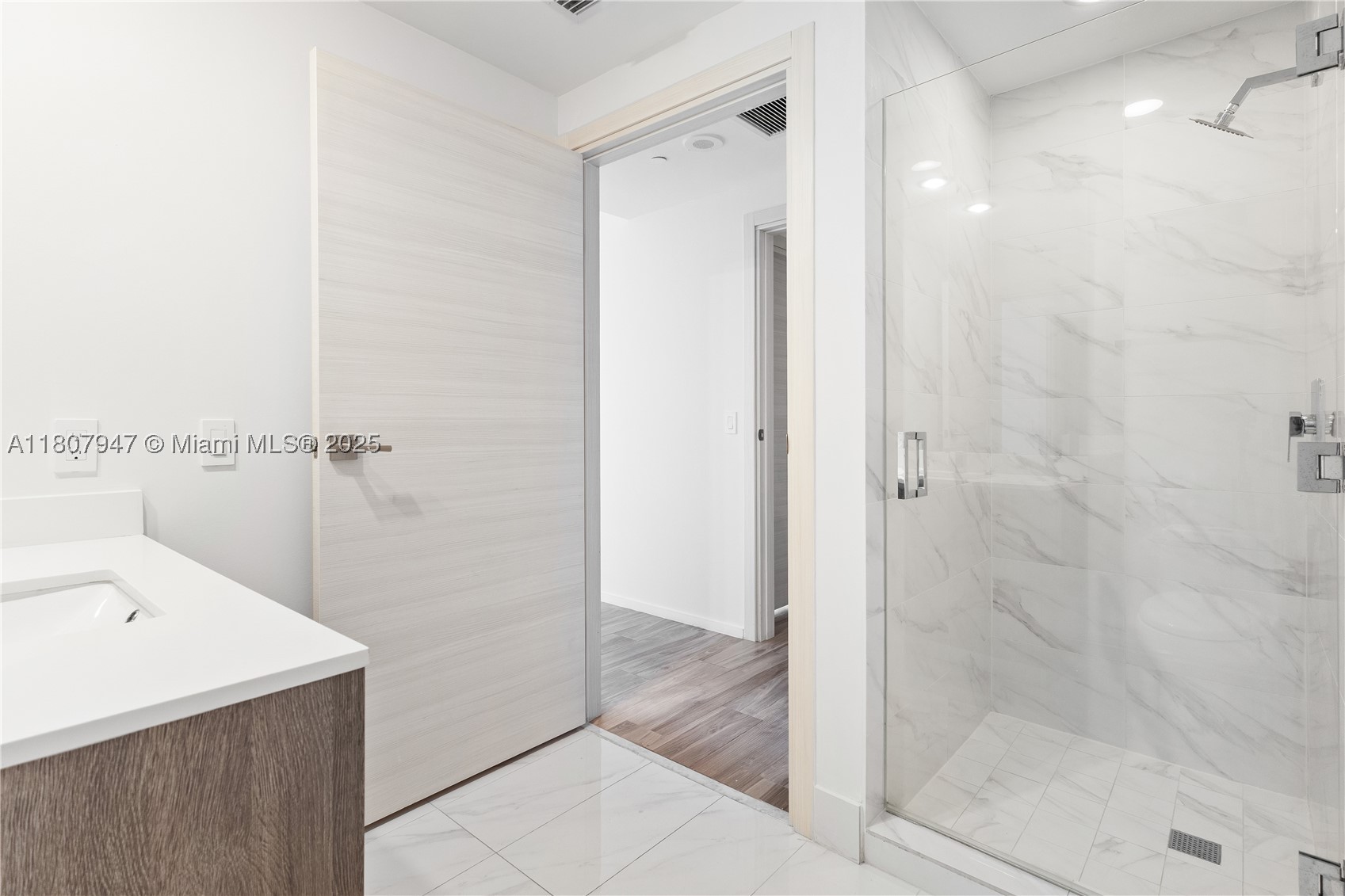 801 S Miami Ave #2201, Miami FL 33130