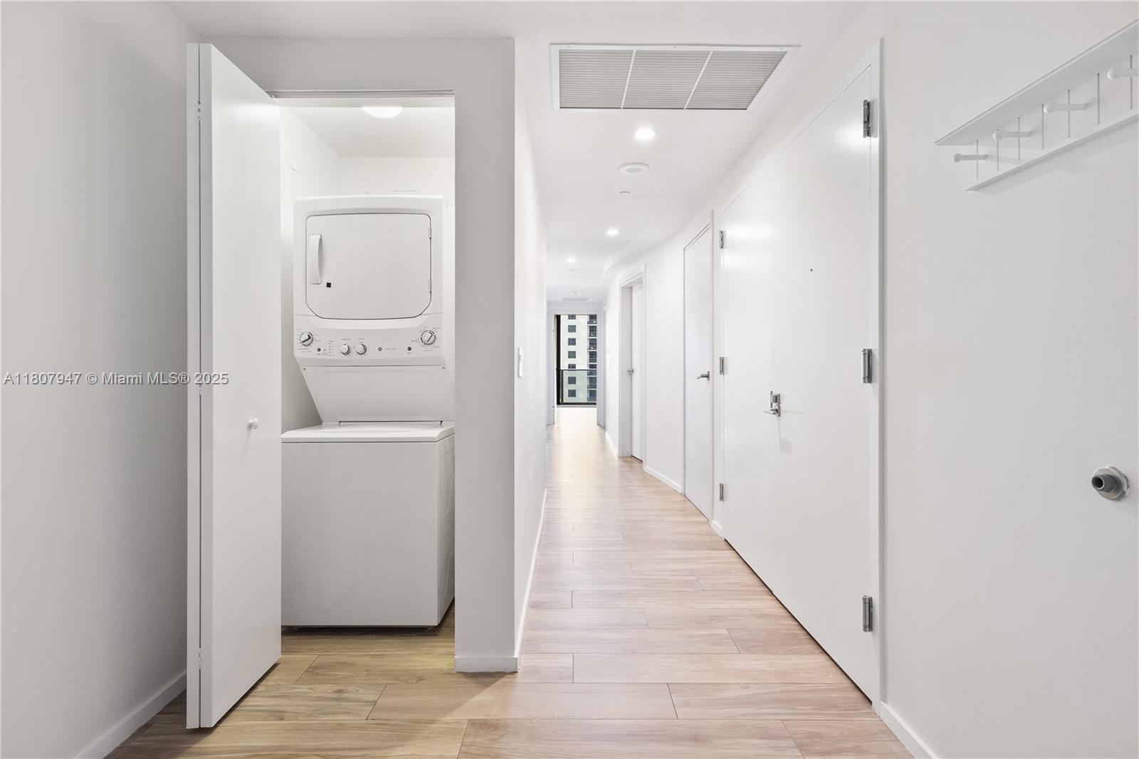 801 S Miami Ave #2201, Miami FL 33130
