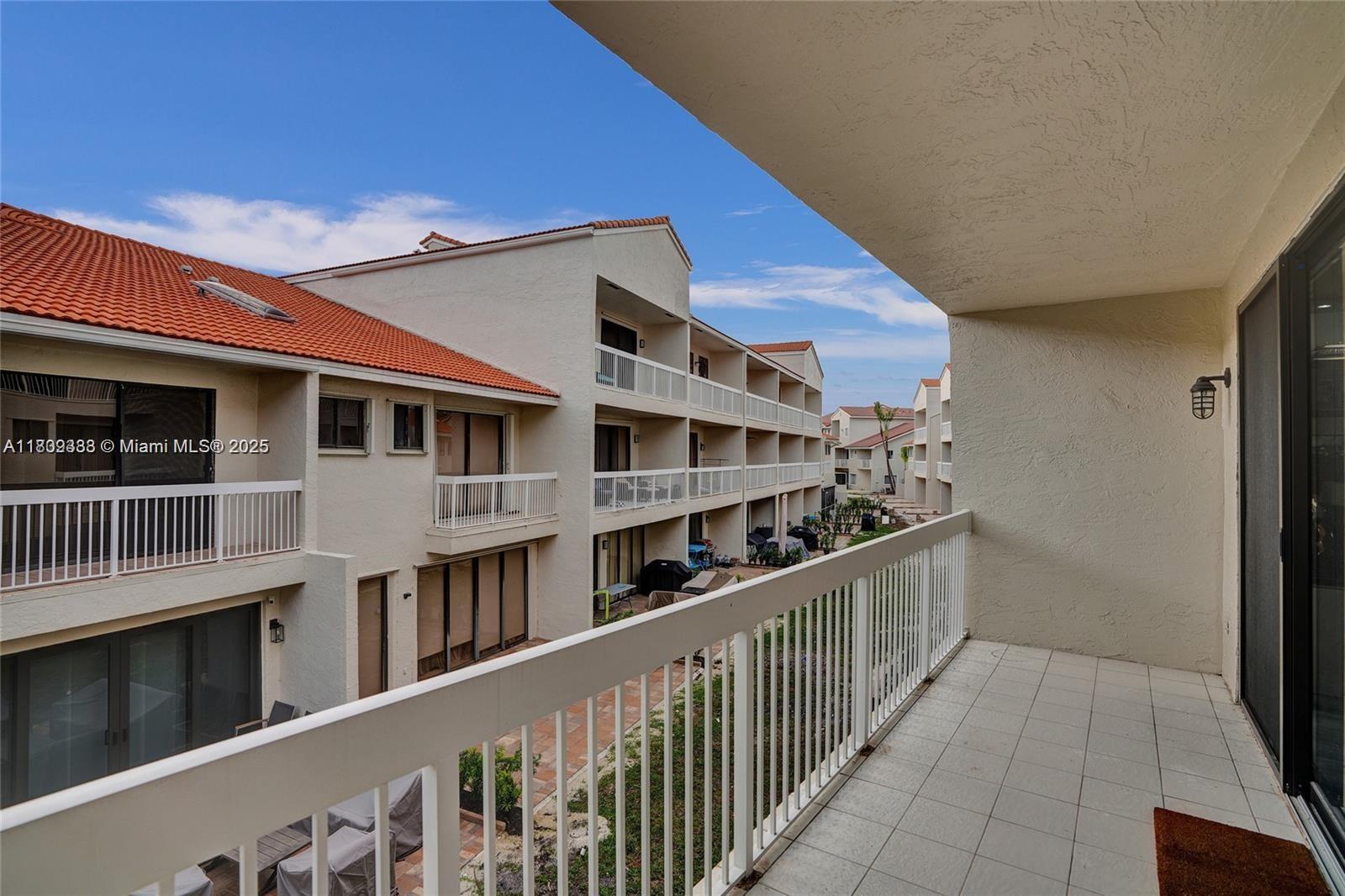 21388 Marina Cove Cir #13-G, Aventura FL 33180