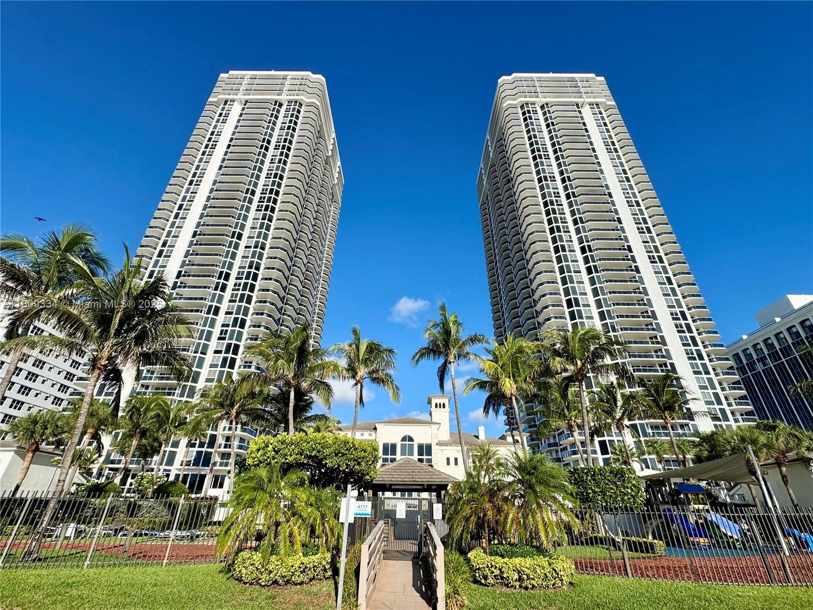 4779 Collins Ave #2106, Miami Beach FL 33140