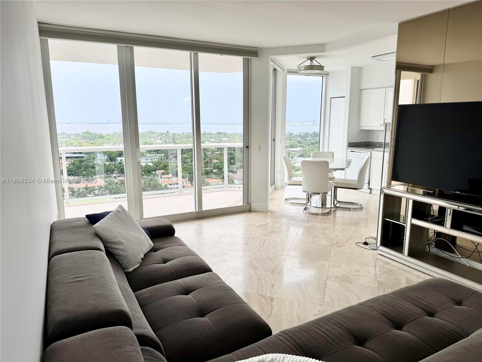 4779 Collins Ave #2106, Miami Beach FL 33140