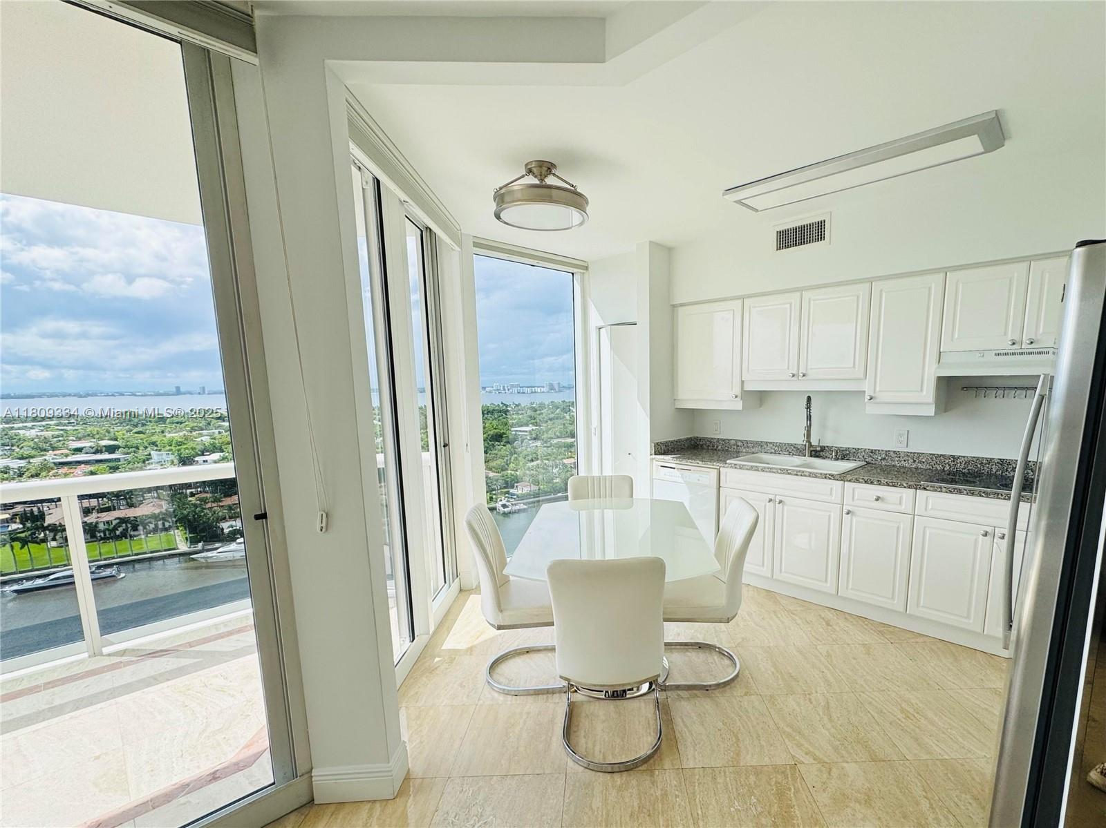 4779 Collins Ave #2106, Miami Beach FL 33140