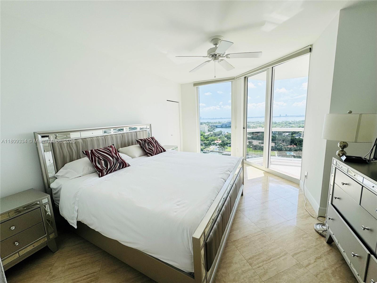 4779 Collins Ave #2106, Miami Beach FL 33140