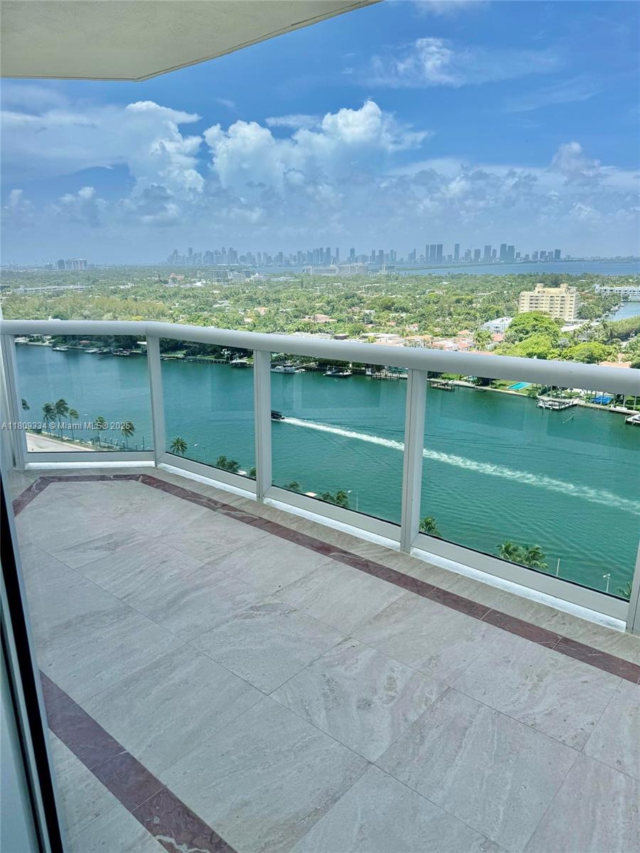 4779 Collins Ave #2106, Miami Beach FL 33140