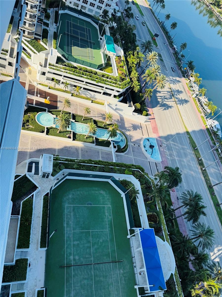 4779 Collins Ave #2106, Miami Beach FL 33140