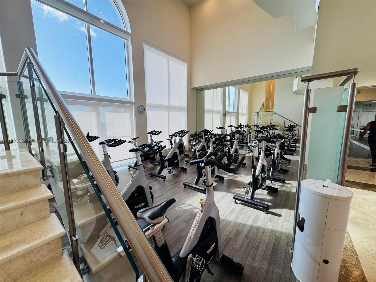 4779 Collins Ave #2106, Miami Beach FL 33140
