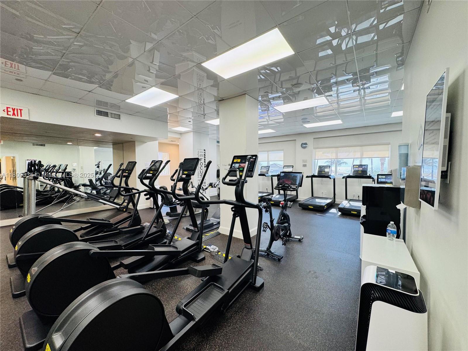 4779 Collins Ave #2106, Miami Beach FL 33140
