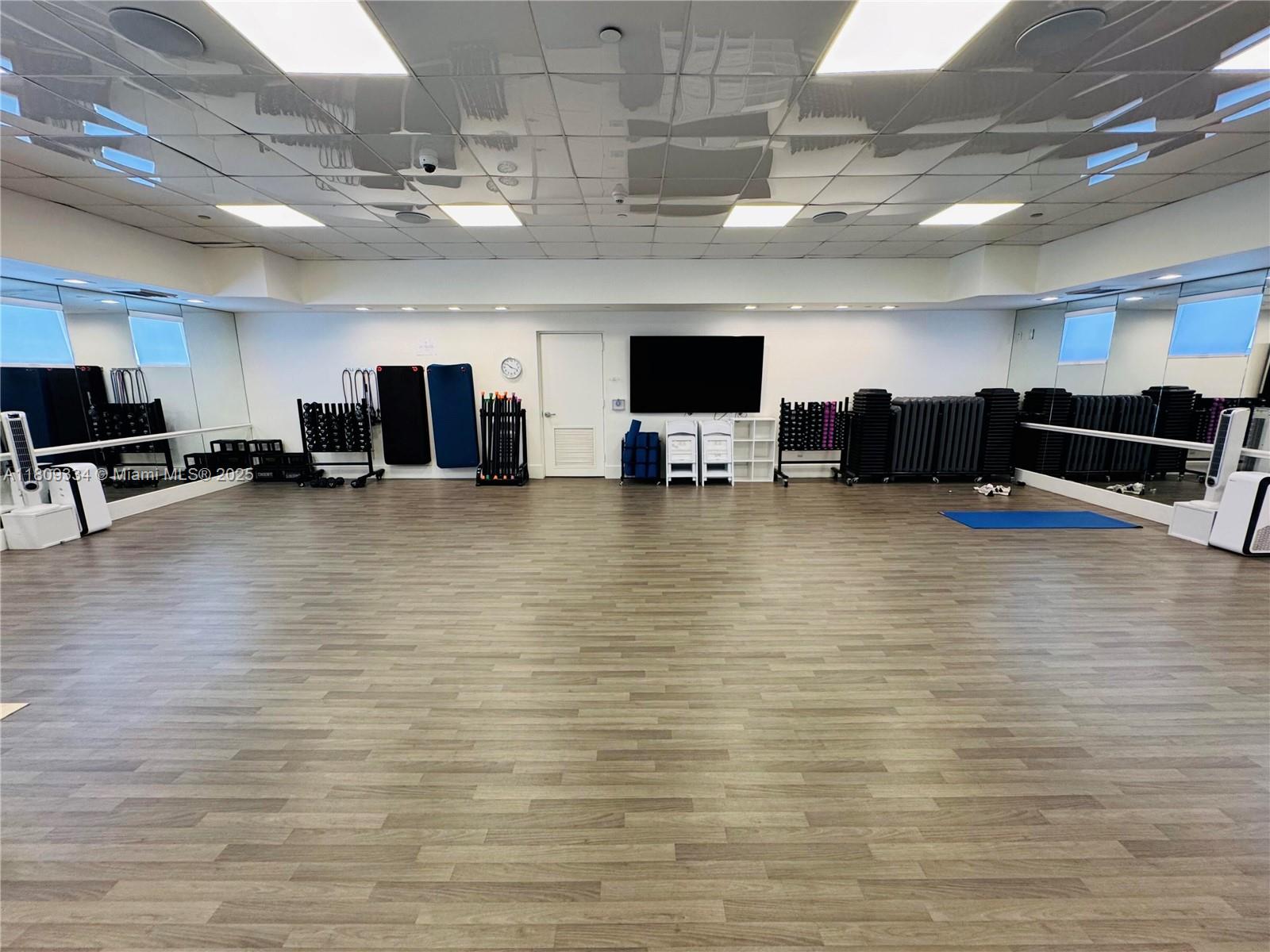 4779 Collins Ave #2106, Miami Beach FL 33140