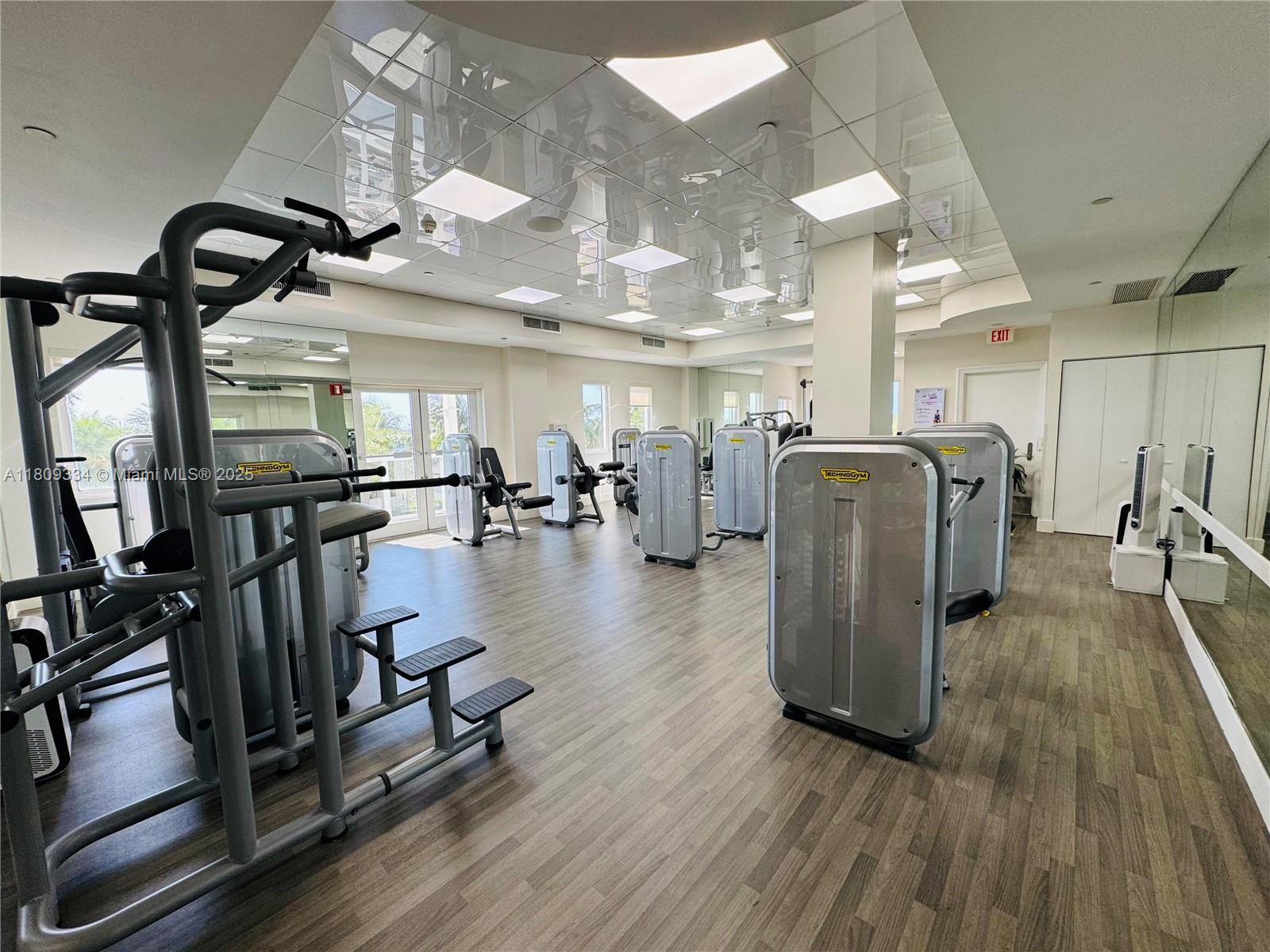 4779 Collins Ave #2106, Miami Beach FL 33140