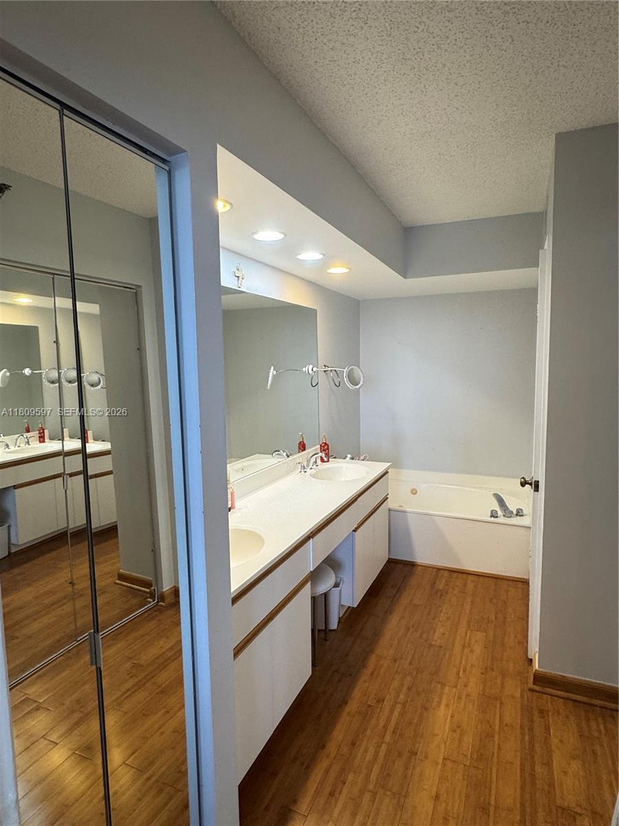 3400 NE 192nd St #LPH3, Aventura FL 33180