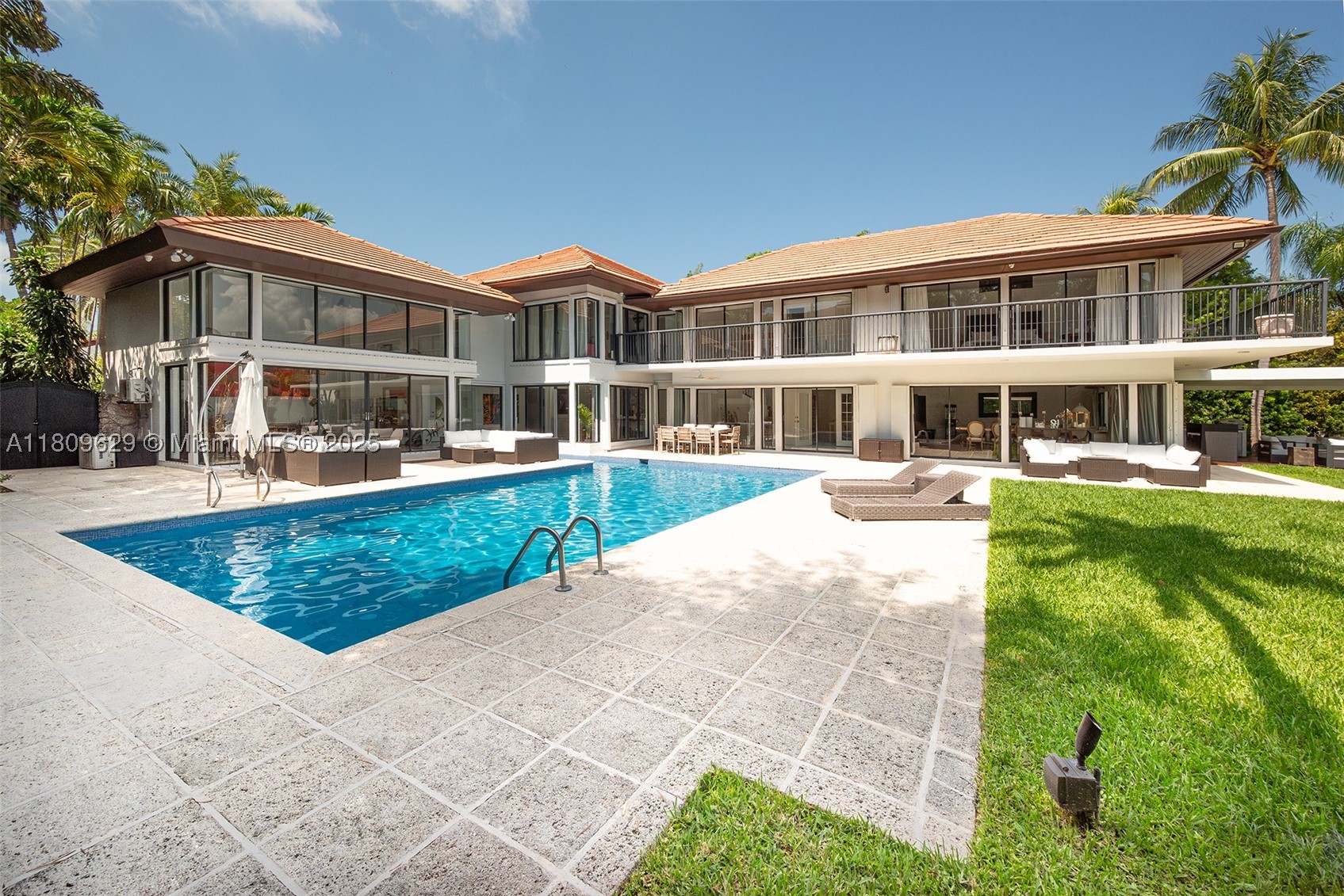 201 Knollwood Dr, Key Biscayne FL 33149