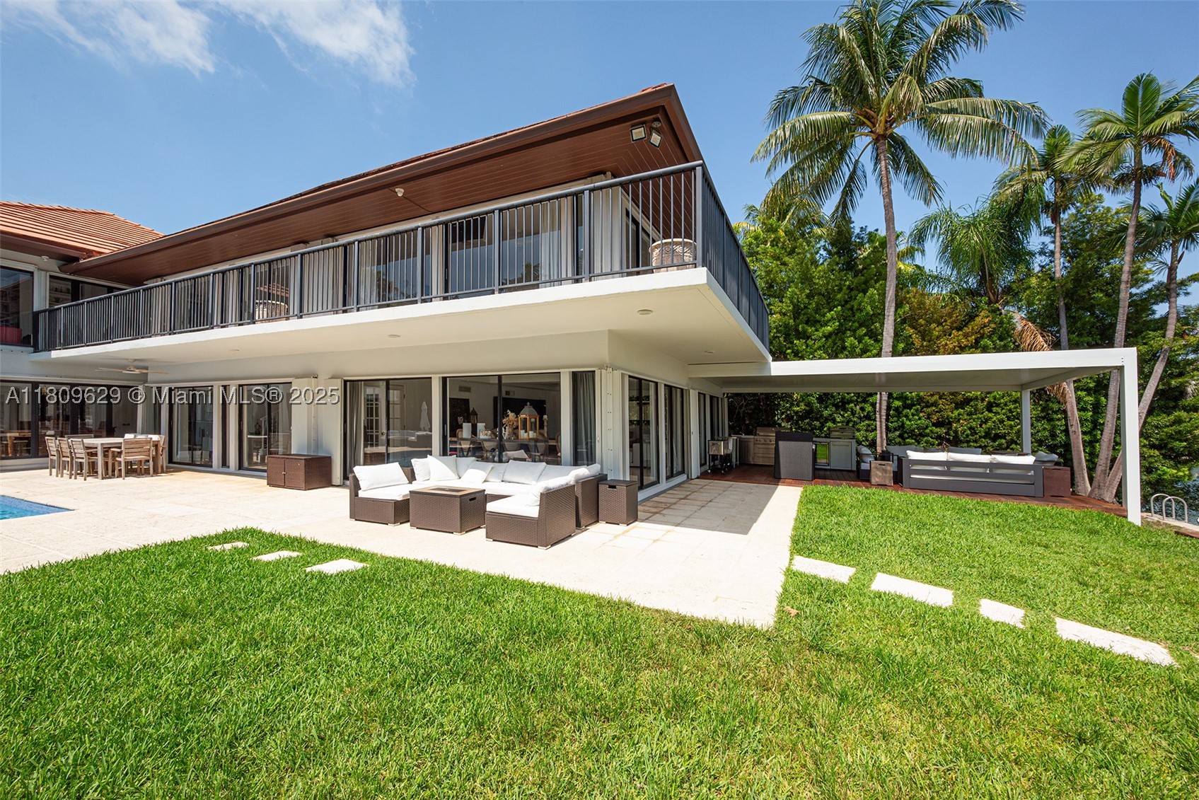 201 Knollwood Dr, Key Biscayne FL 33149