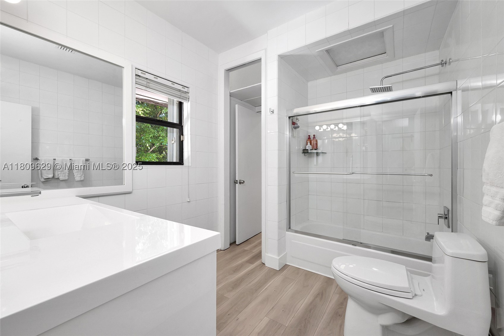 201 Knollwood Dr, Key Biscayne FL 33149