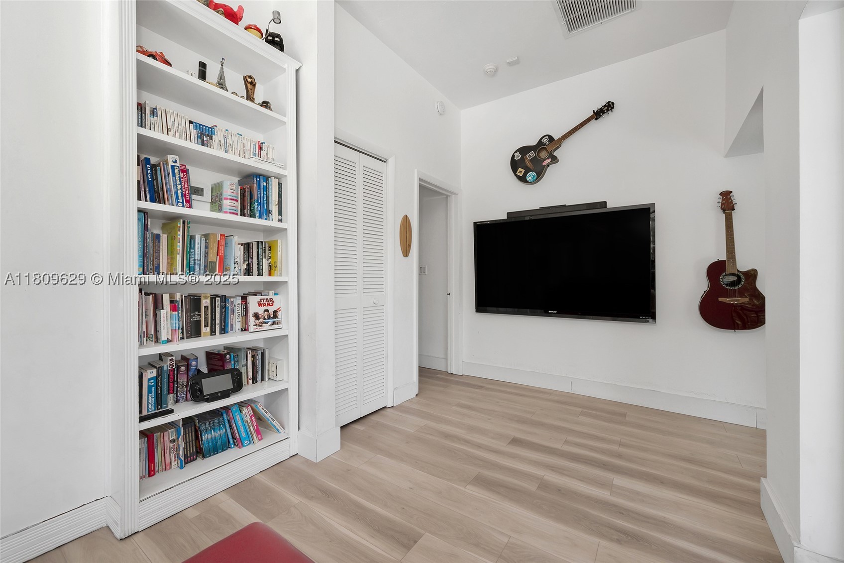 201 Knollwood Dr, Key Biscayne FL 33149