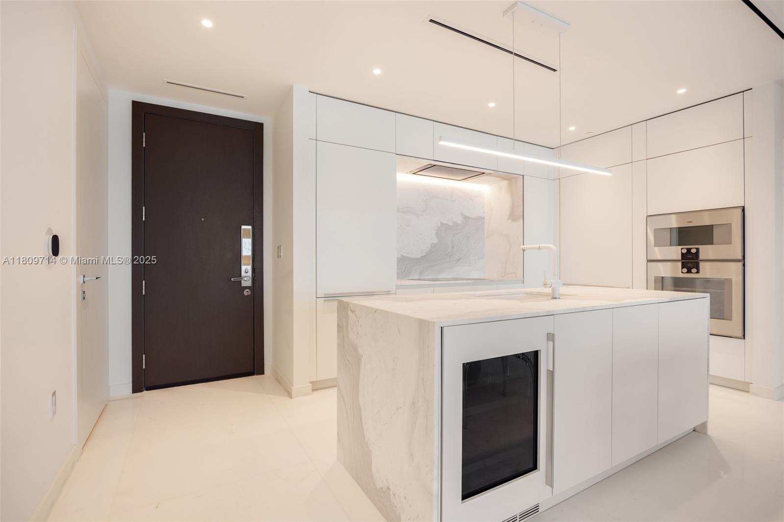 300 Biscayne Blvd Way #5205W, Miami FL 33131