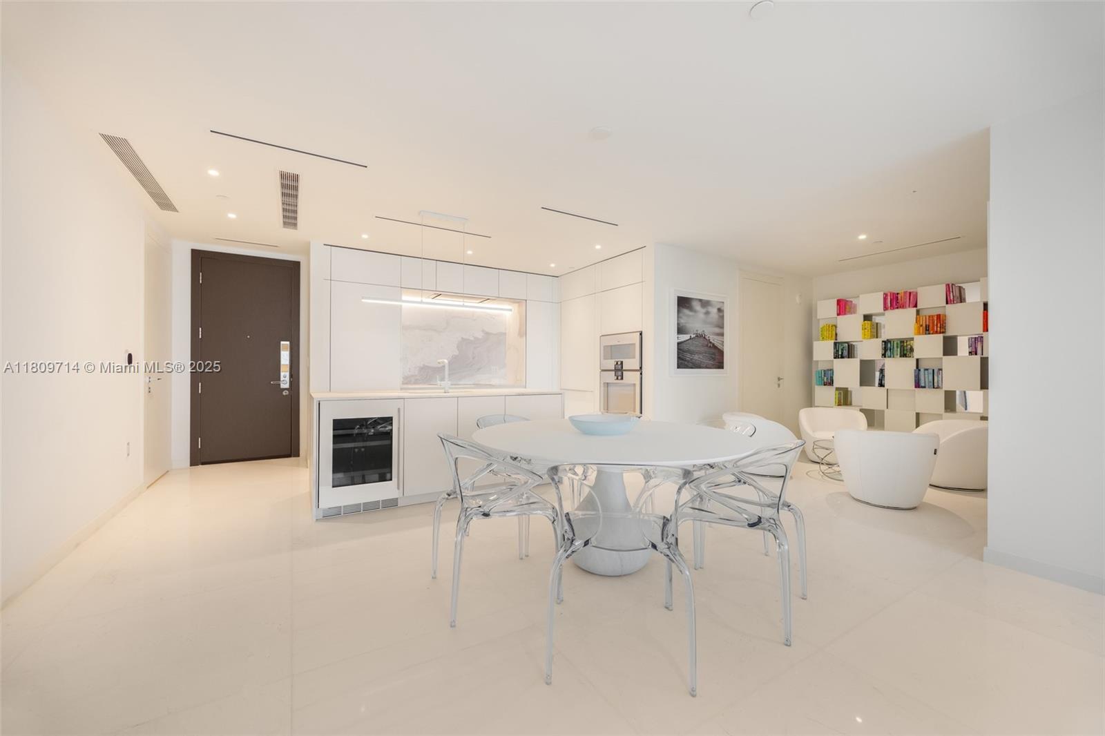 300 Biscayne Blvd Way #5205W, Miami FL 33131