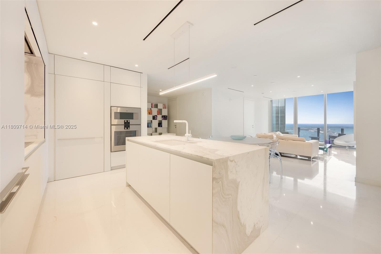 300 Biscayne Blvd Way #5205W, Miami FL 33131