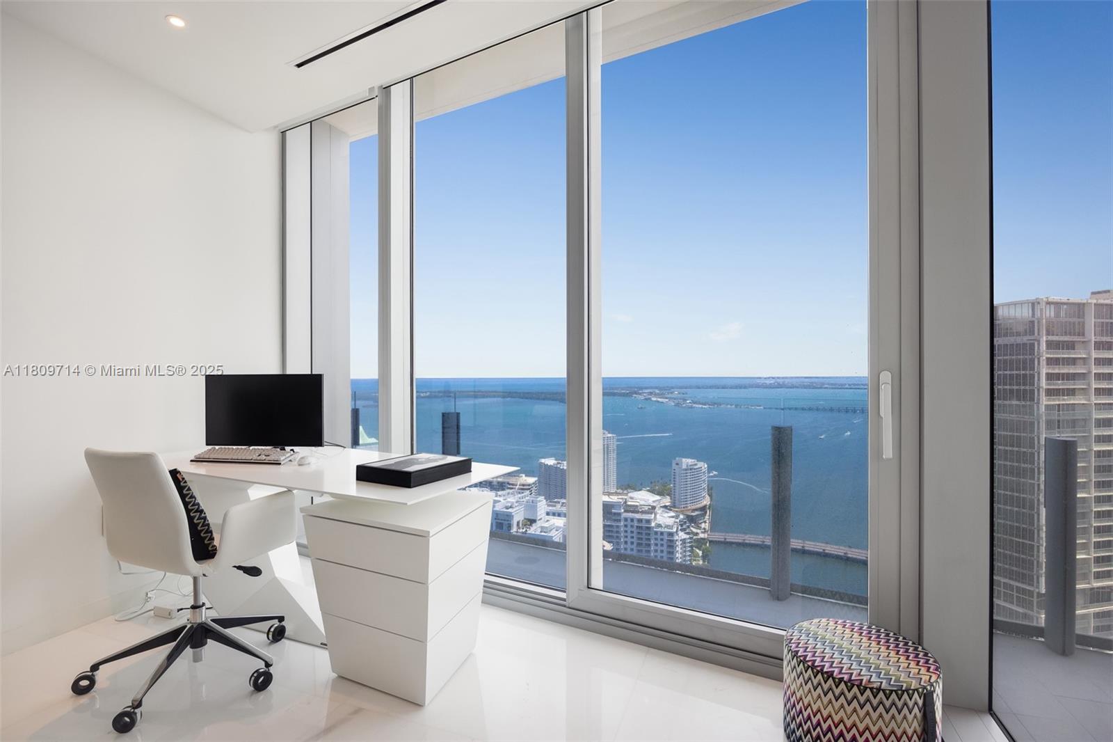 300 Biscayne Blvd Way #5205W, Miami FL 33131