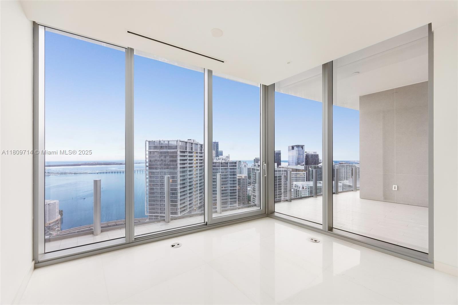 300 Biscayne Blvd Way #5205W, Miami FL 33131