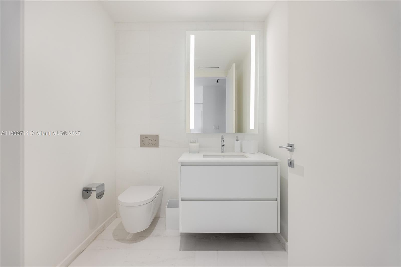 300 Biscayne Blvd Way #5205W, Miami FL 33131