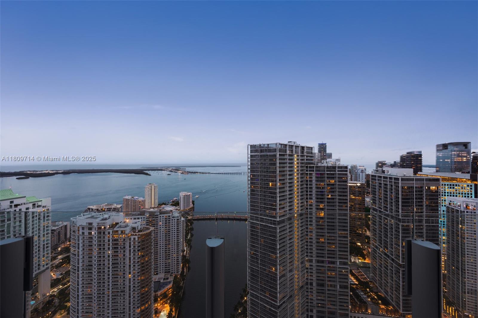300 Biscayne Blvd Way #5205W, Miami FL 33131