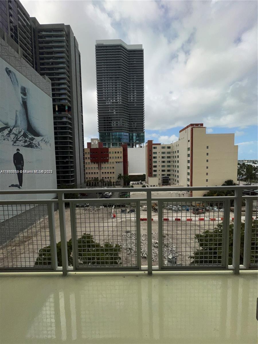 244 Biscayne Blvd #643, Miami FL 33132