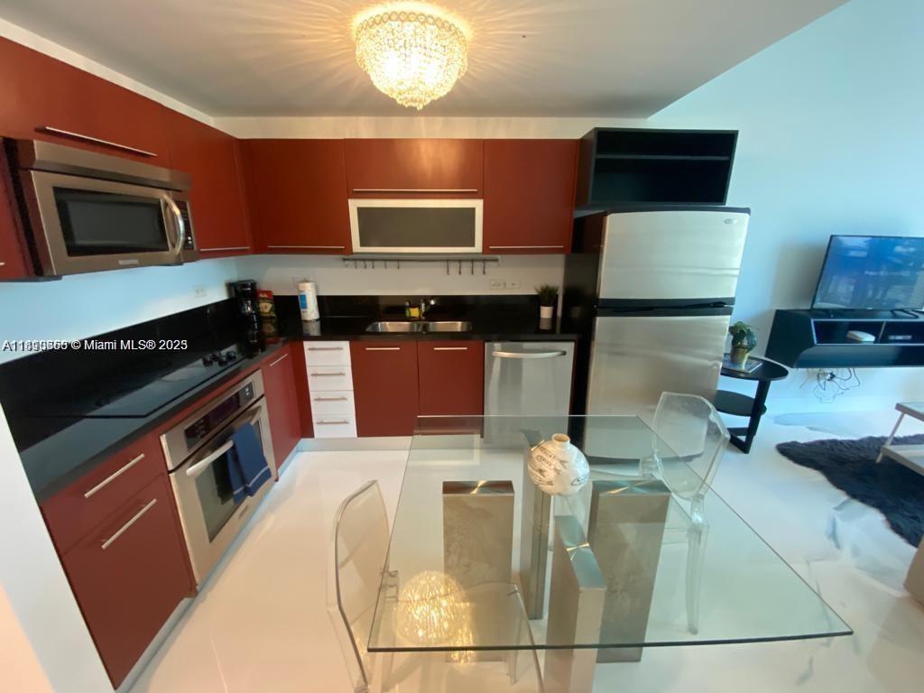 244 Biscayne Blvd #643, Miami FL 33132