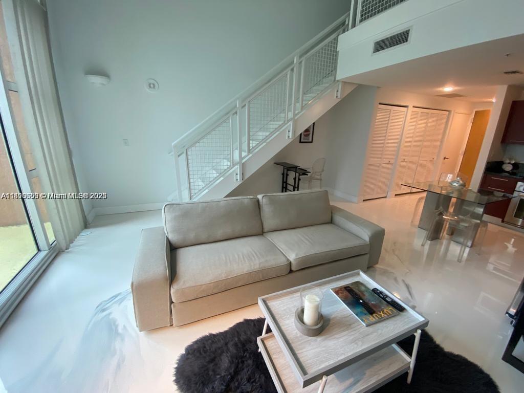 244 Biscayne Blvd #643, Miami FL 33132