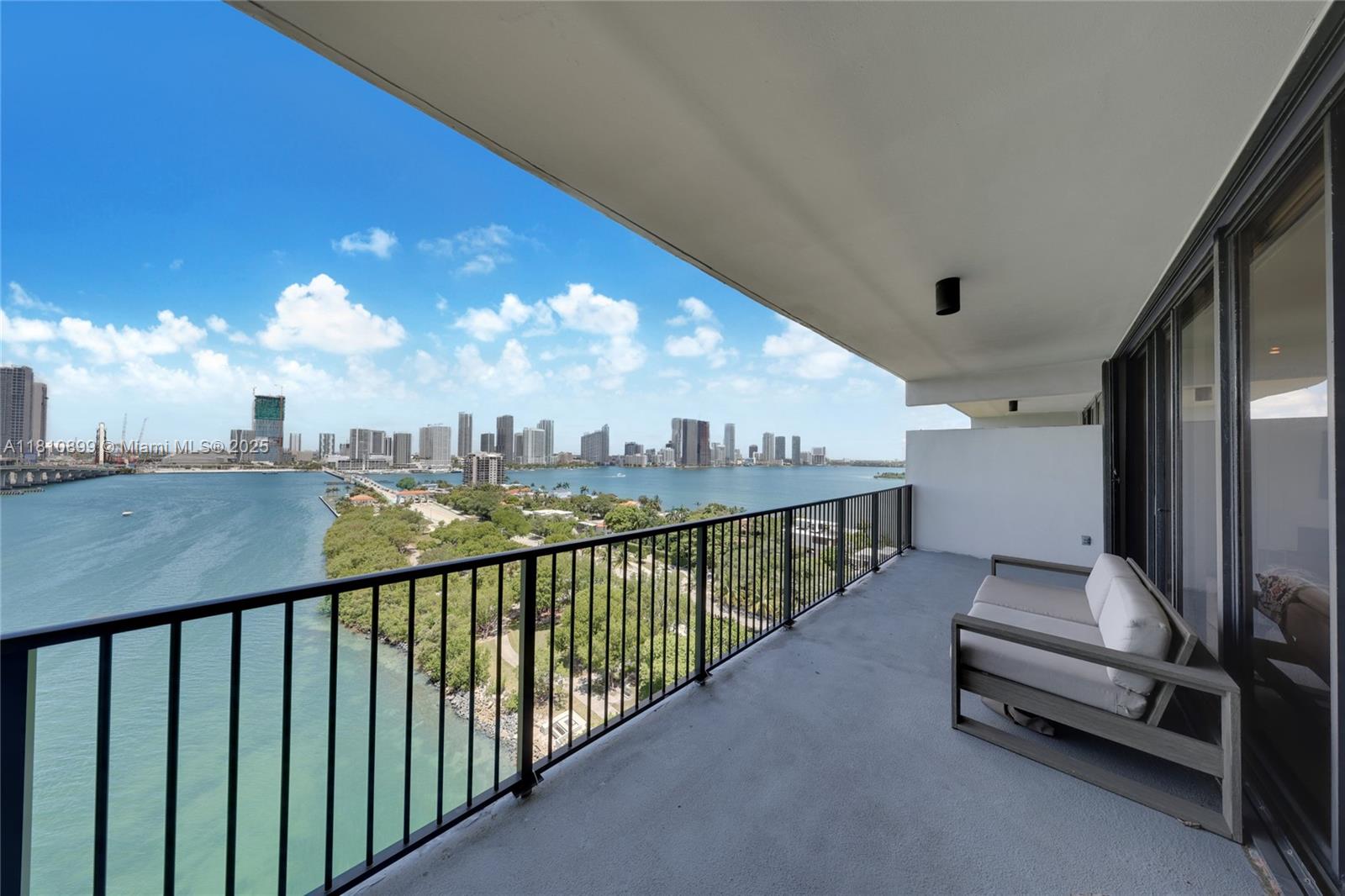 1000 Venetian Way #1306, Miami FL 33139