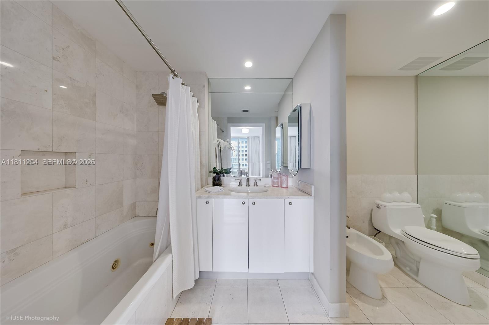 901 Brickell Key Blvd #2701, Miami FL 33131