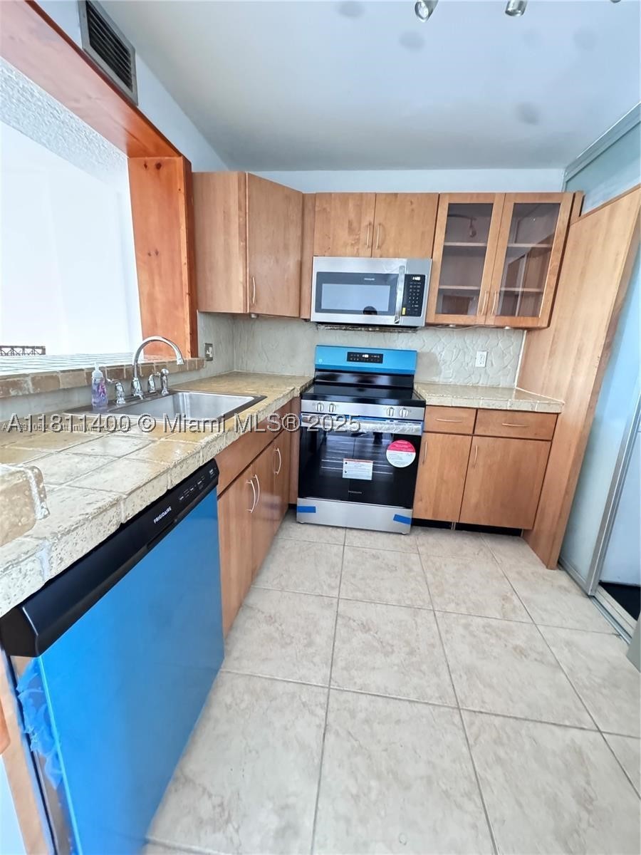 3660 NE 166th St #603, North Miami Beach FL 33160