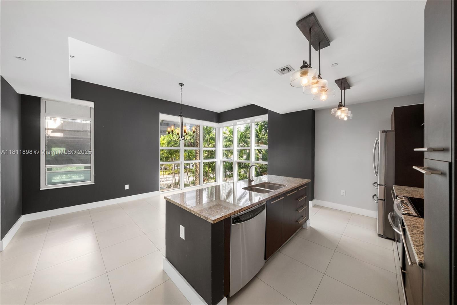 950 Brickell Bay Dr #200, Miami FL 33131