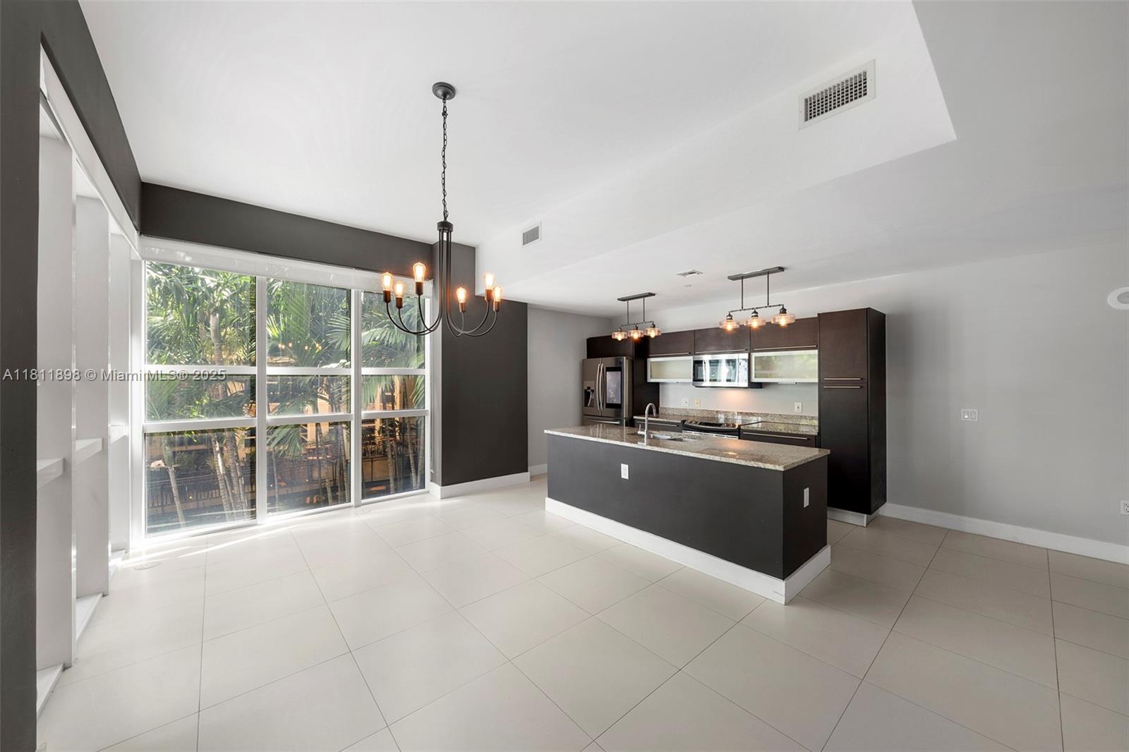 950 Brickell Bay Dr #200, Miami FL 33131