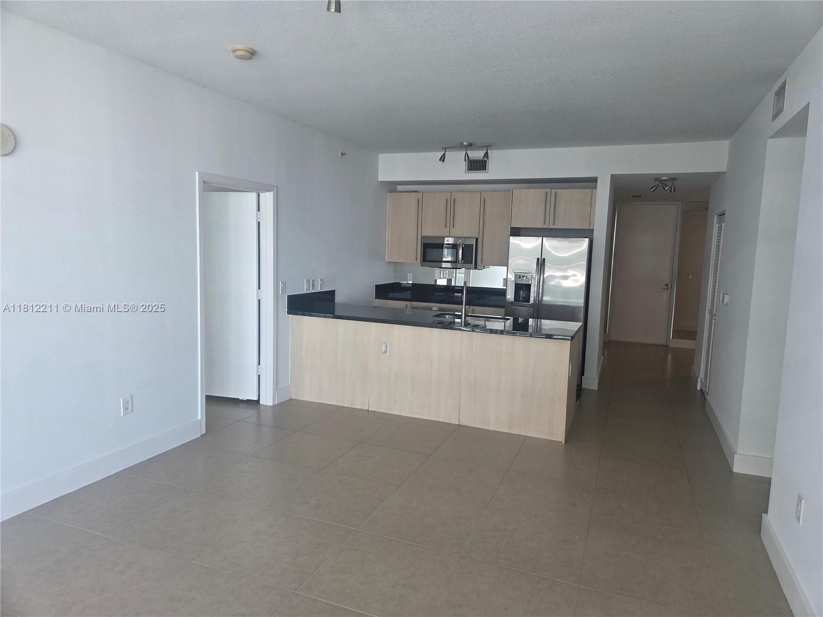 79 SW 12th St #2409, Miami FL 33130