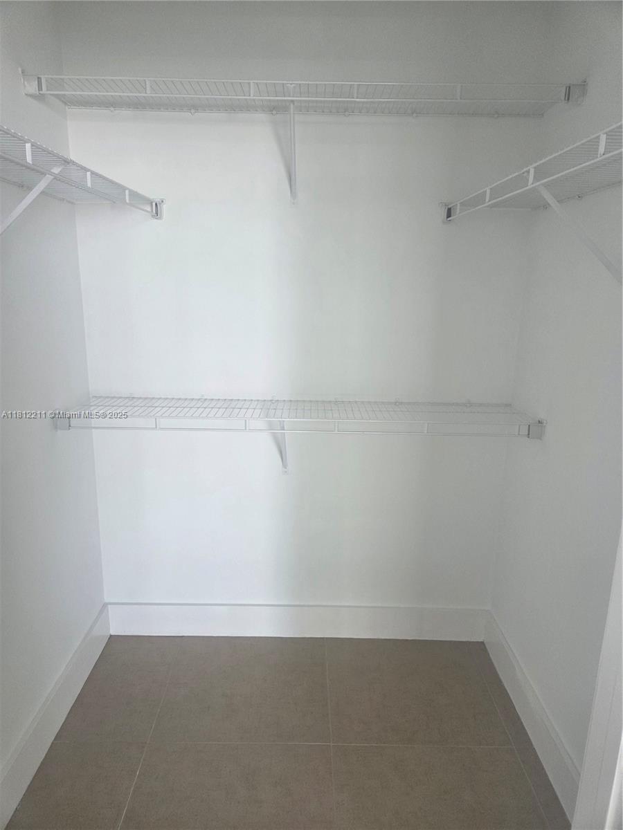 79 SW 12th St #2409, Miami FL 33130