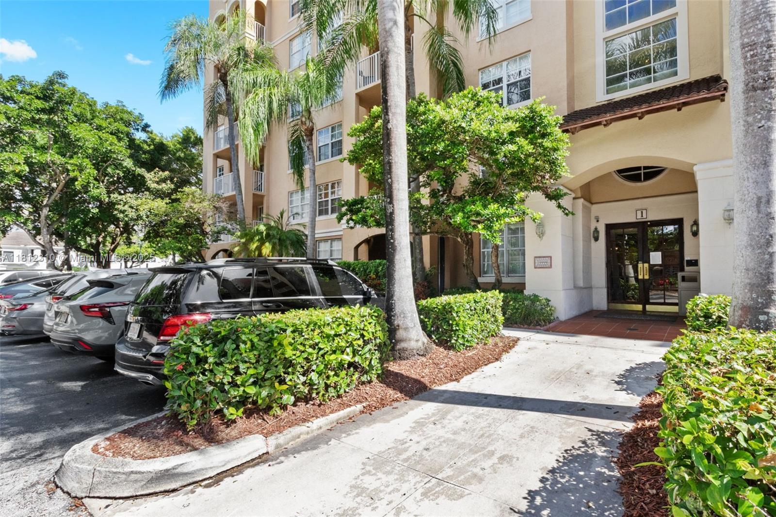 19999 E Country Club Dr #1106, Aventura FL 33180