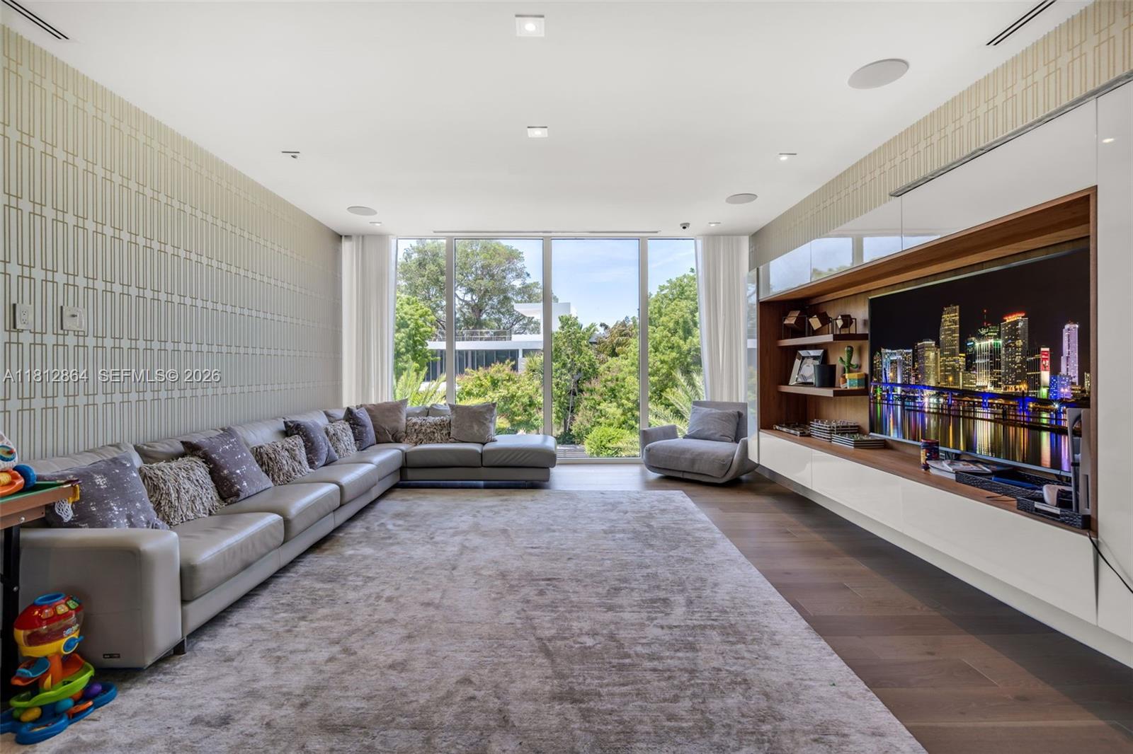 420 Island Dr, Key Biscayne FL 33149