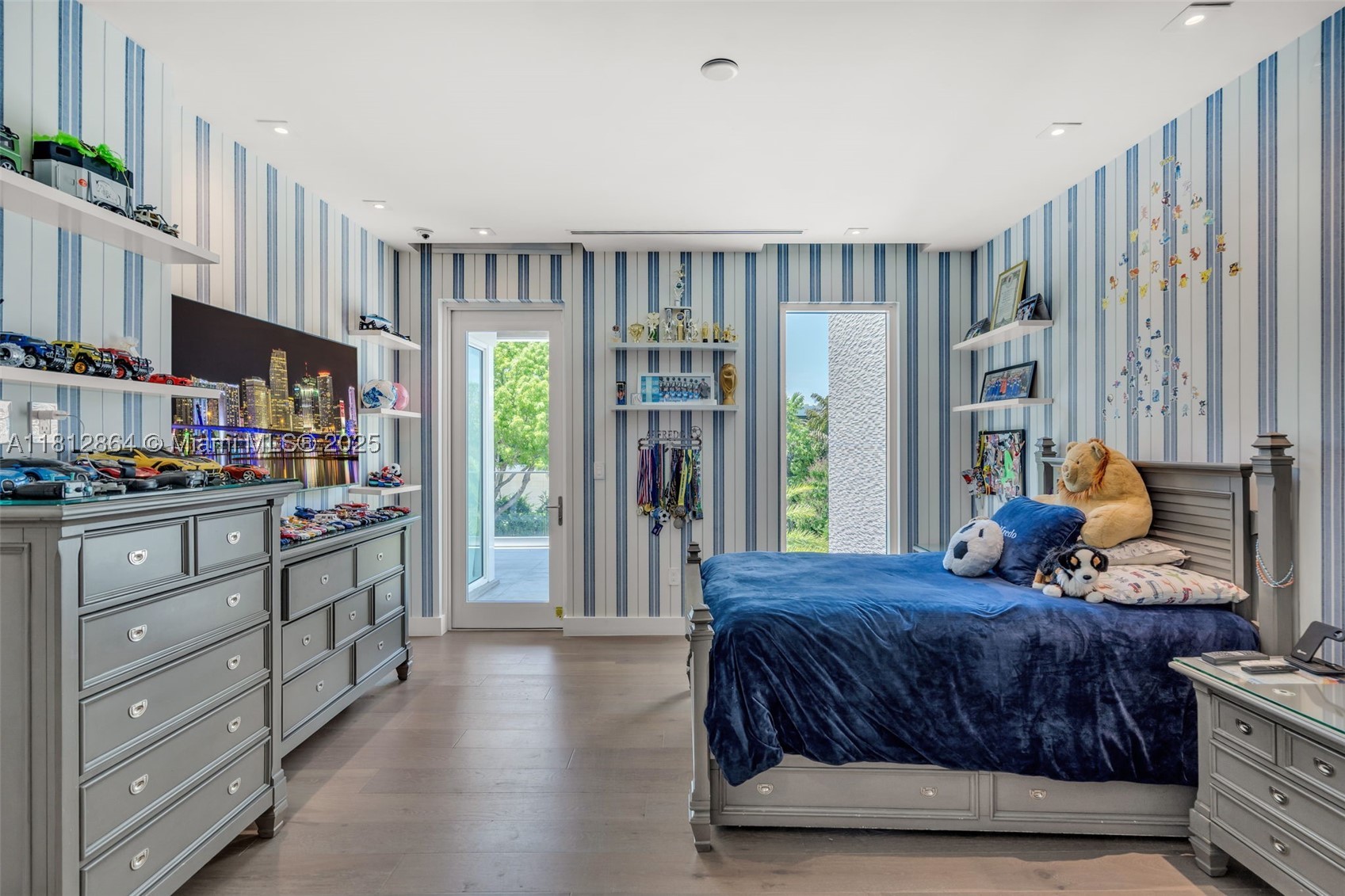 420 Island Dr, Key Biscayne FL 33149