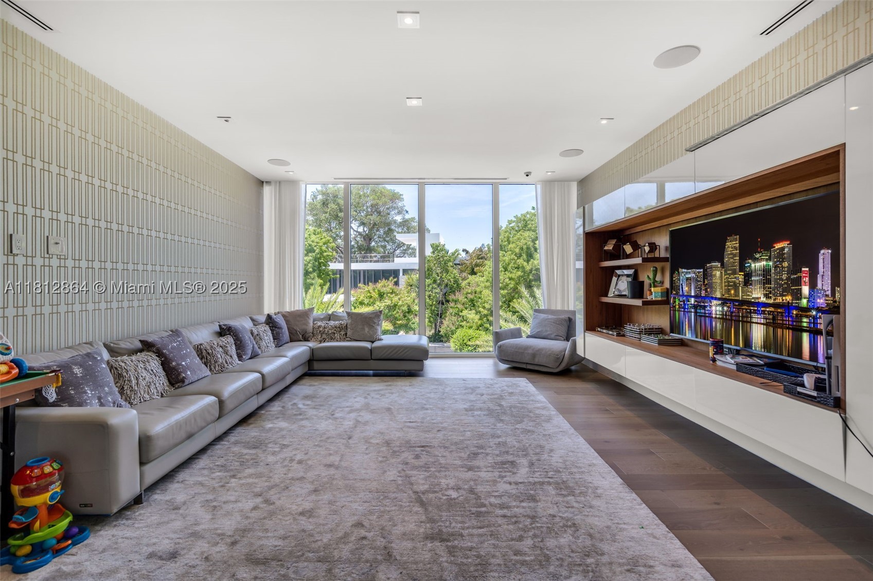 420 Island Dr, Key Biscayne FL 33149