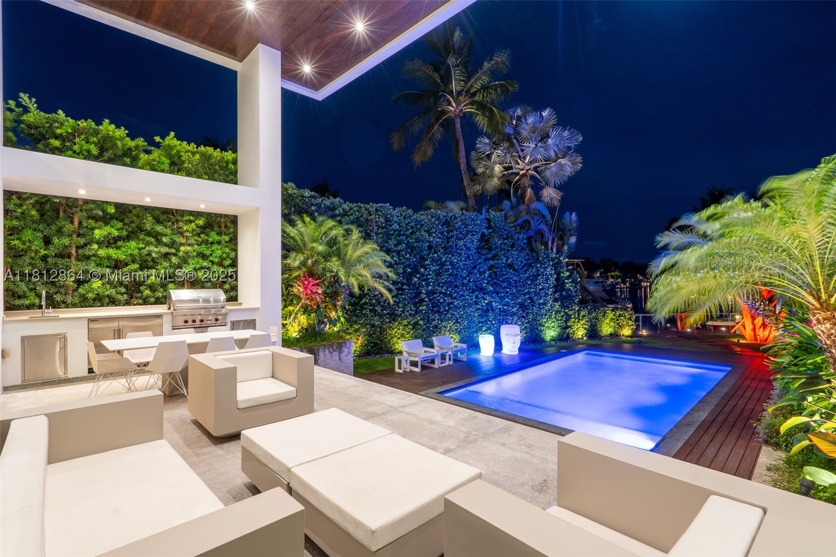 420 Island Dr, Key Biscayne FL 33149