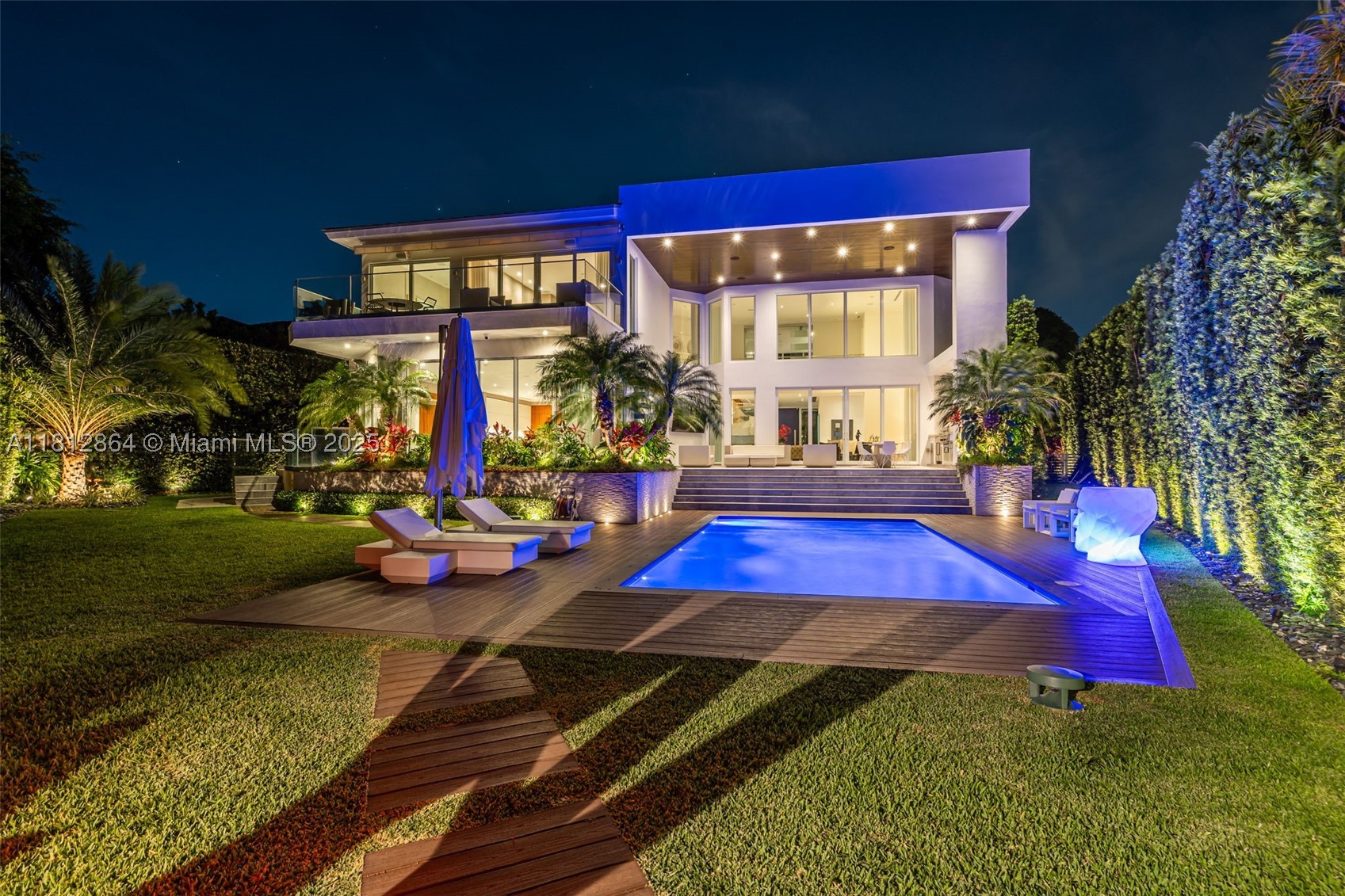 420 Island Dr, Key Biscayne FL 33149