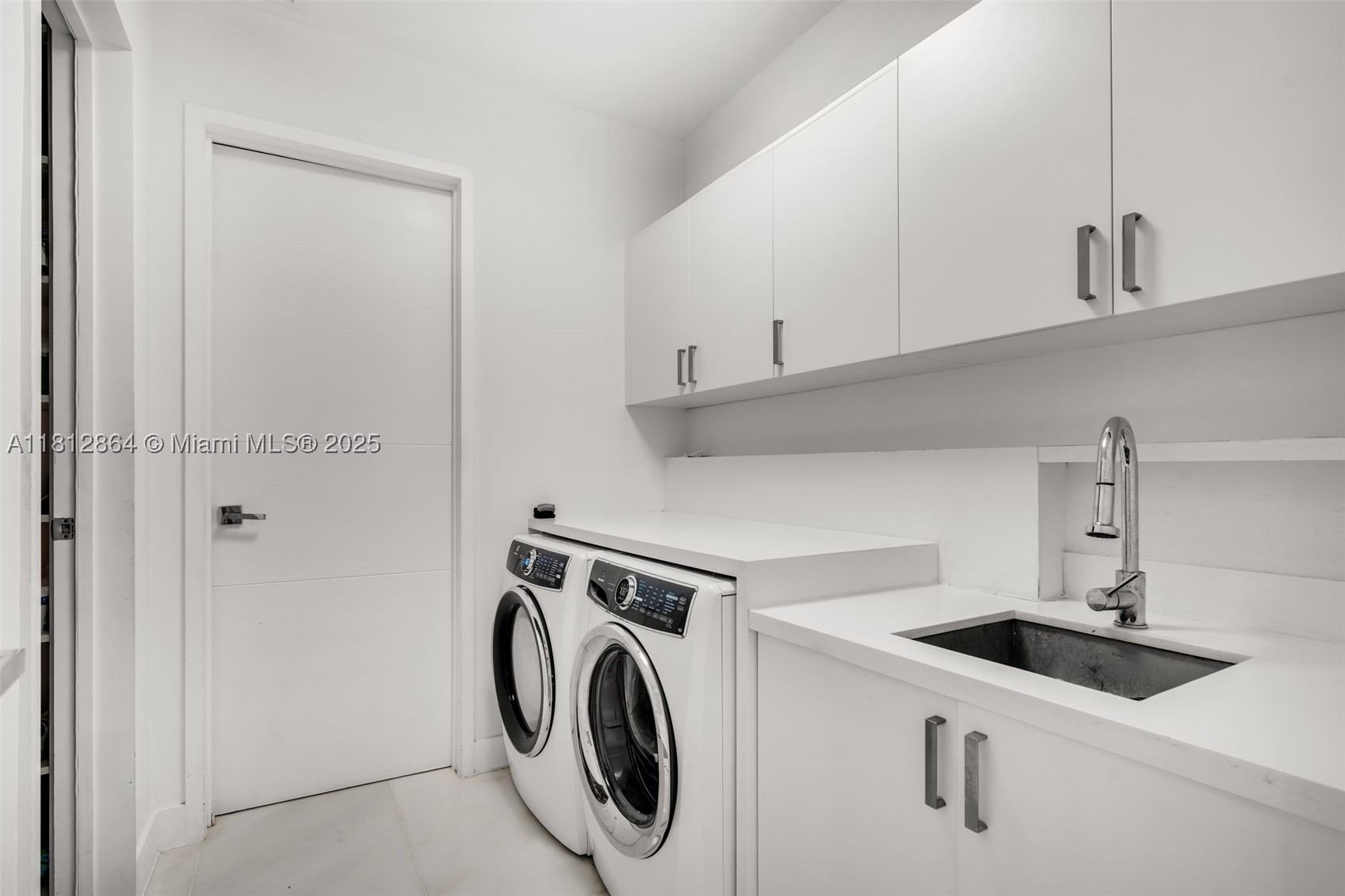 420 Island Dr, Key Biscayne FL 33149