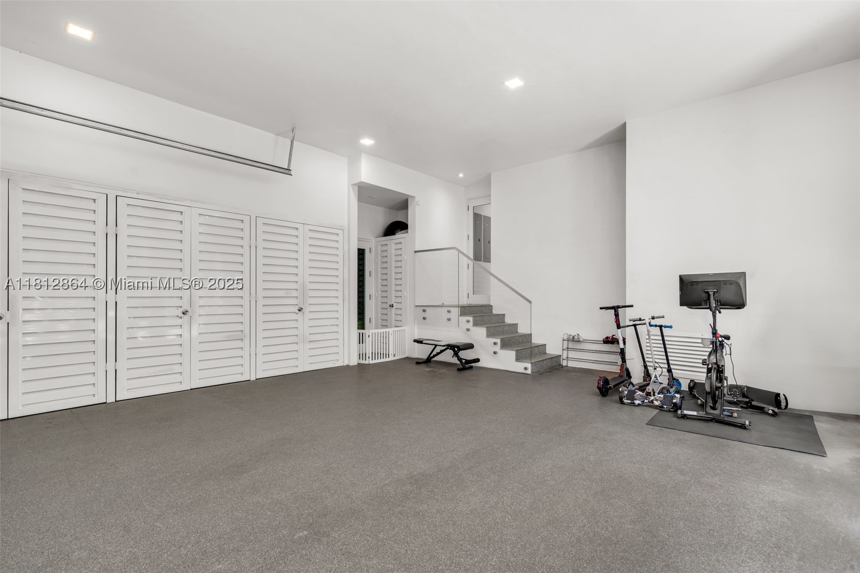 420 Island Dr, Key Biscayne FL 33149