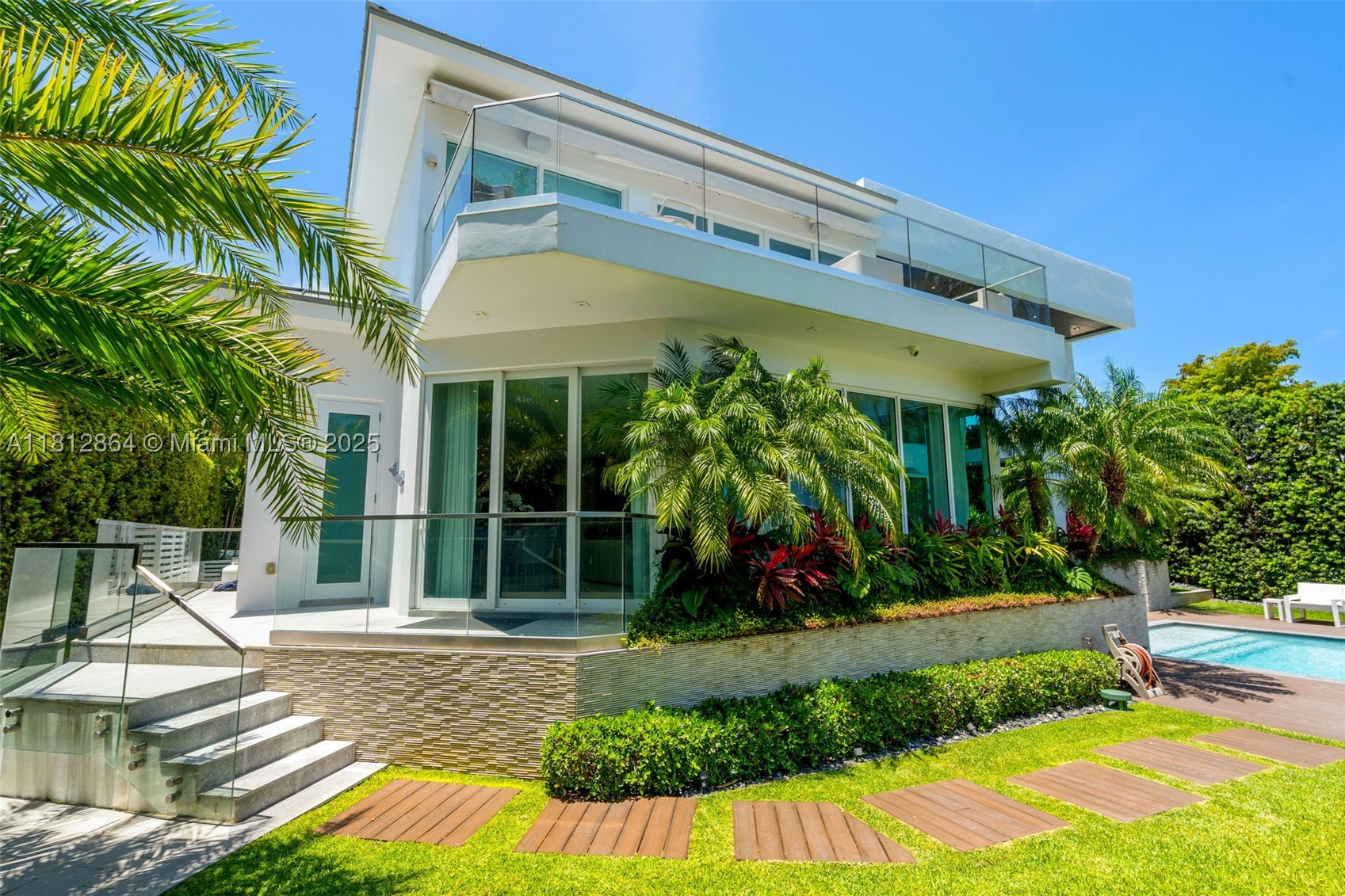 420 Island Dr, Key Biscayne FL 33149