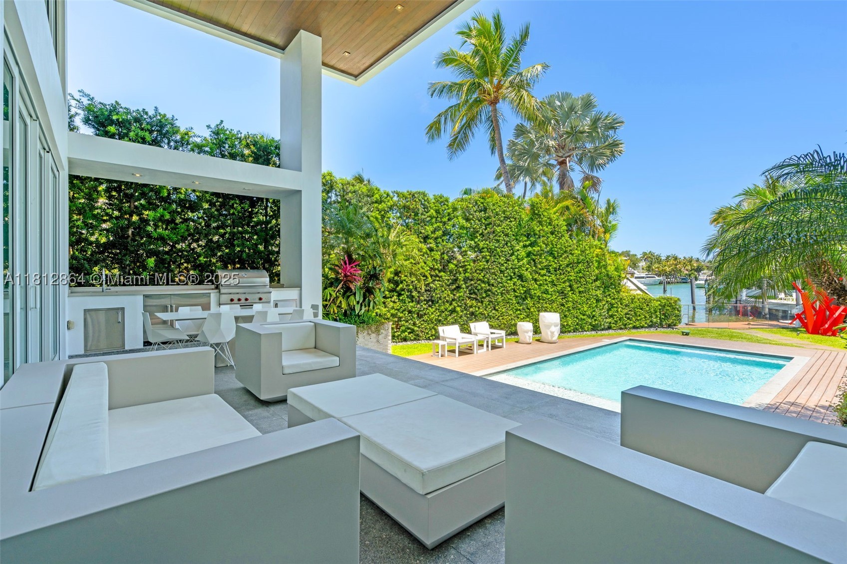 420 Island Dr, Key Biscayne FL 33149